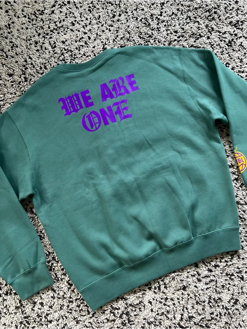 Nike Give Flowers EYBL Basketball Green Crewneck Sweatshirt Men’s Size Large